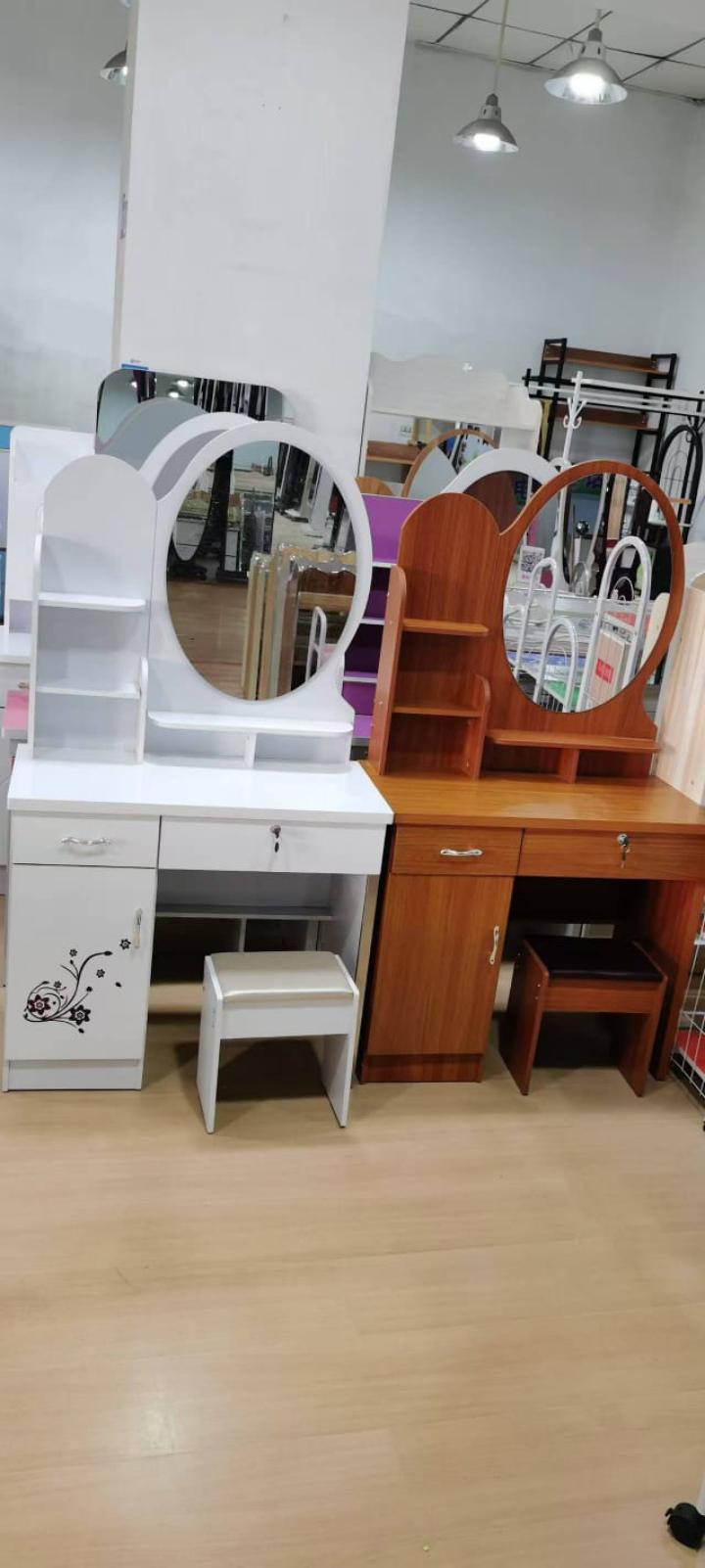 modern dressing table