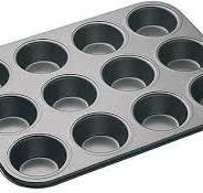 ChatGPT said:

A 12-hole cupcake tin is an essential bakeware item designed for creating evenly sized cupcakes and muffins. Made from durable metal, often carbon steel or aluminum, it provides excelle