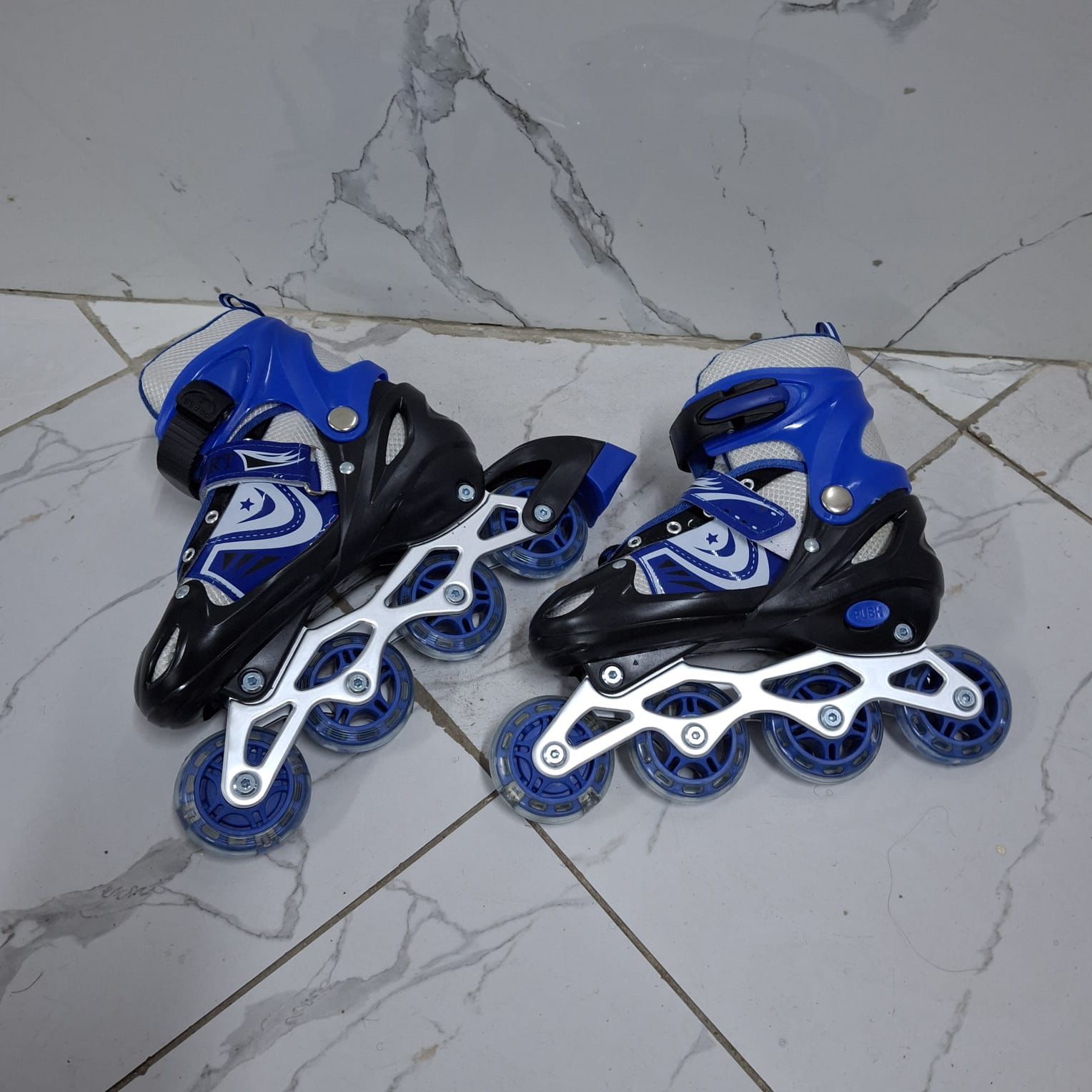 Adjustable Roller Skates Shoes. Large Size 38-42