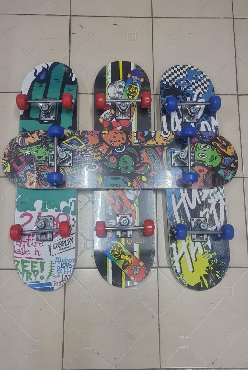 Four Wheeled Wooden Multi Color Skating Board skateboard comes with a fully assembled-inch board and 4 wheels for kids 6-15 Year old.