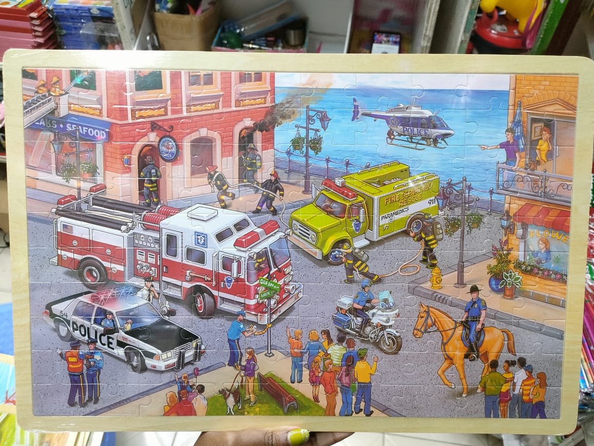 100pcs Cartoon Themed Kids playing Jigsaw puzzle Fun toy Develop focus and patience