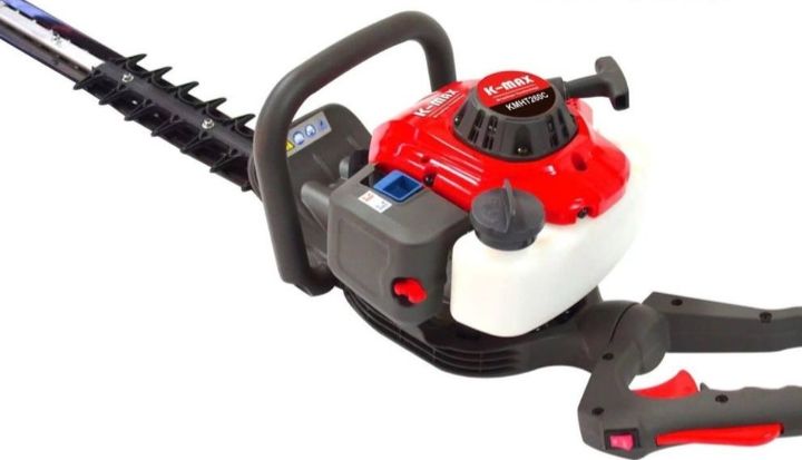 Petrol hedge trimmer