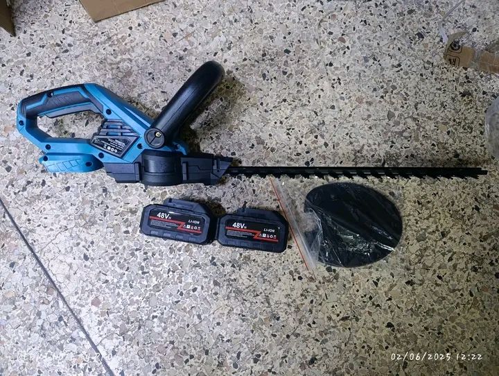 Makita cordless hedge trimmer