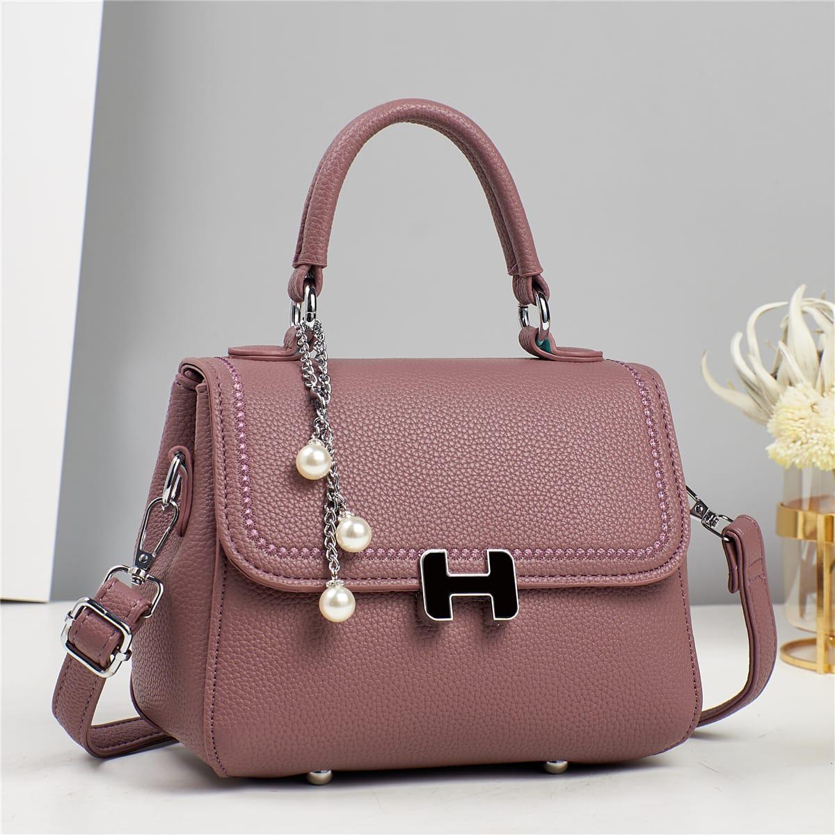 New Arrivals 🔥🔥🔥🔥🔥High Quality Sling Bags Ladies  handbags🥰🥰🥰 Very Cute and classic