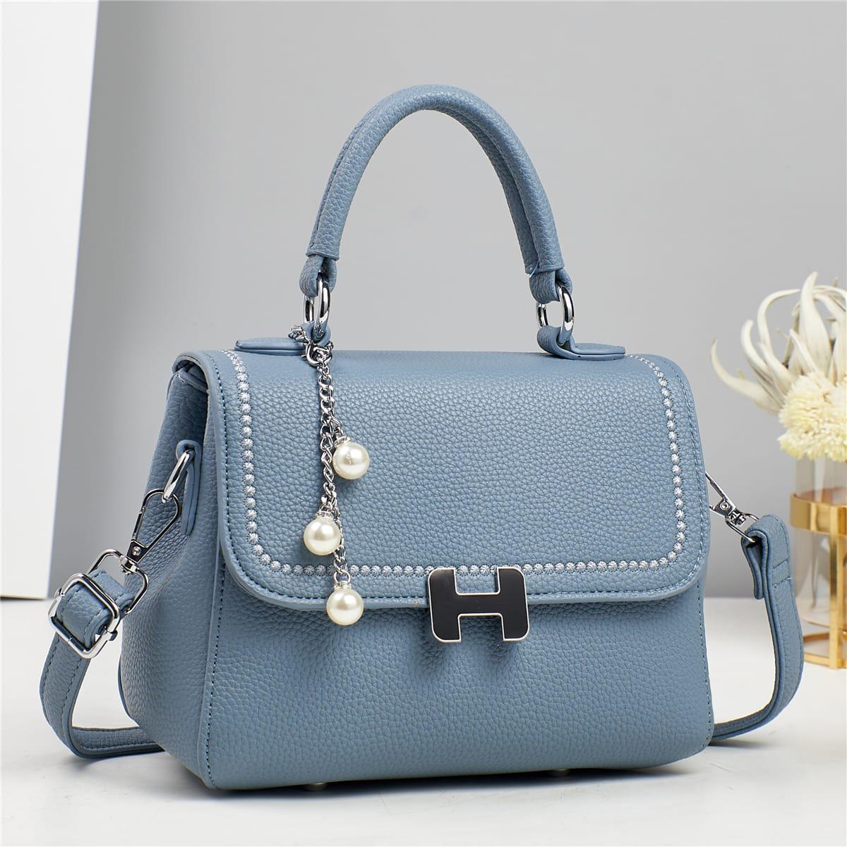 New Arrivals 🔥🔥🔥🔥🔥High Quality Sling Bags Ladies  handbags🥰🥰🥰 Very Cute and classic