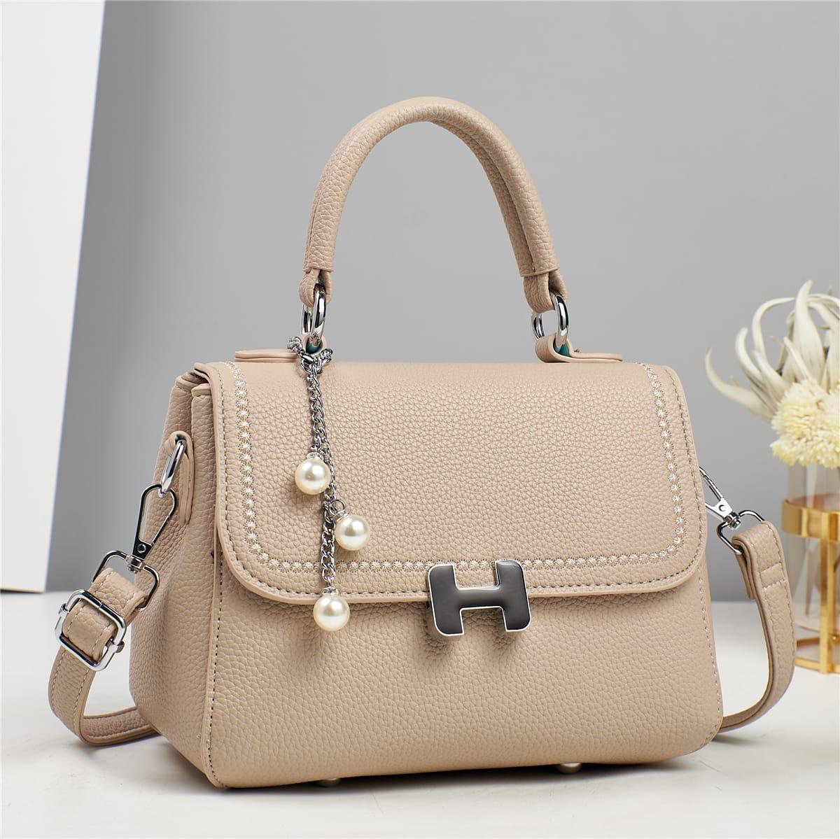 New Arrivals 🔥🔥🔥🔥🔥High Quality Sling Bags Ladies  handbags🥰🥰🥰 Very Cute and classic