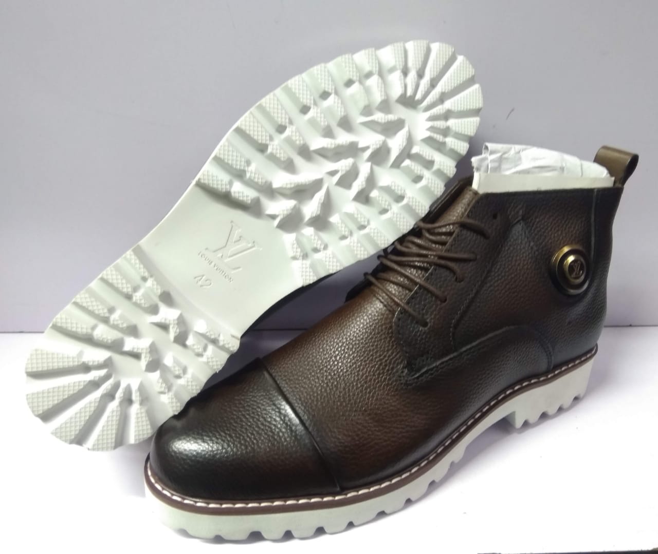 NEW  ARRIVAL and Affordable DESIGN 🔥 🔥🔥🔥🔥🔥 ORIGINAL Timberland Boot  Breathable Mens Boot⚡ all season wearing water proof Boots/very CUTE as pictured😘⚡