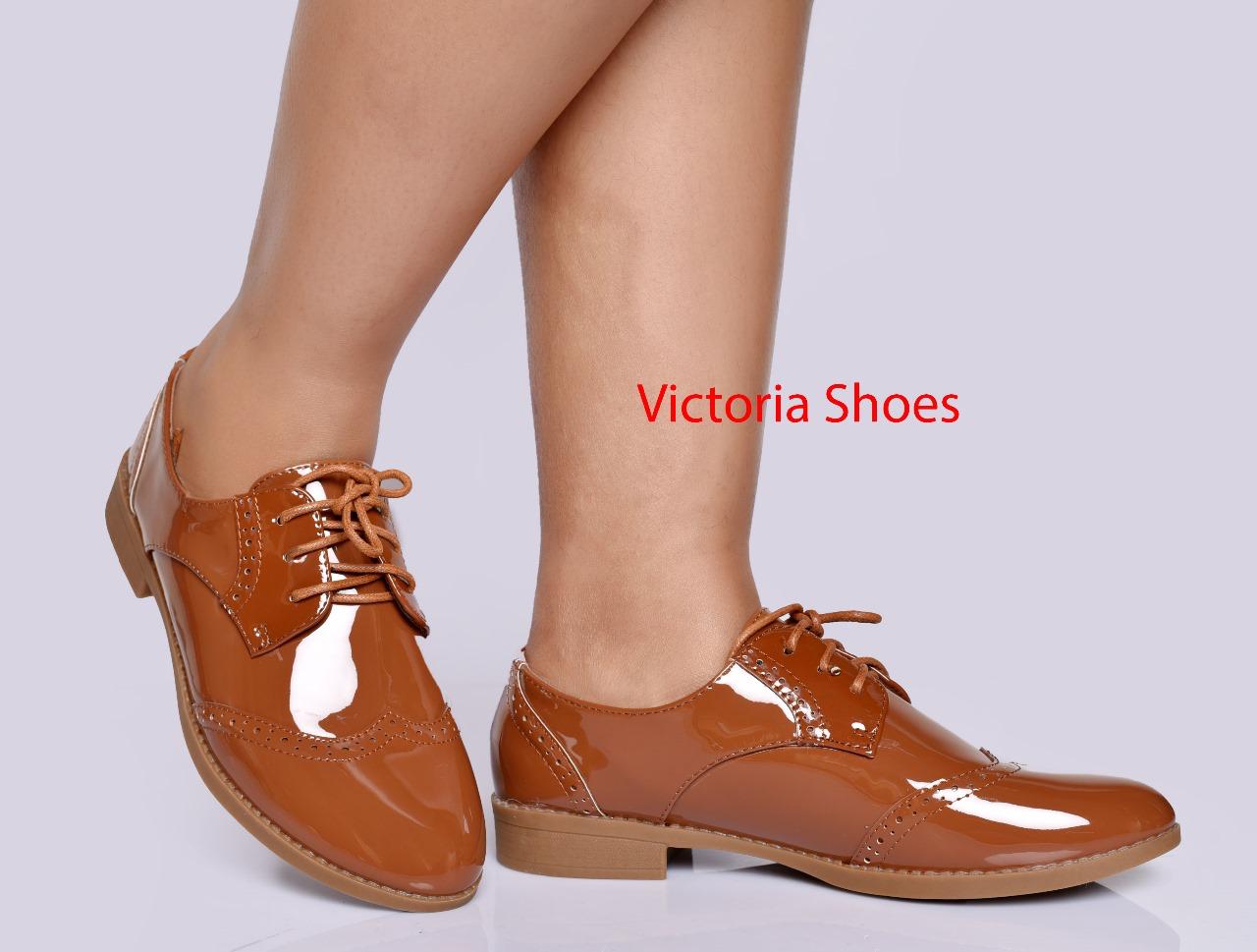 Trending Fashionable Brogues Victoria Women’s Classic Oxford Shoes – Gloss Finish