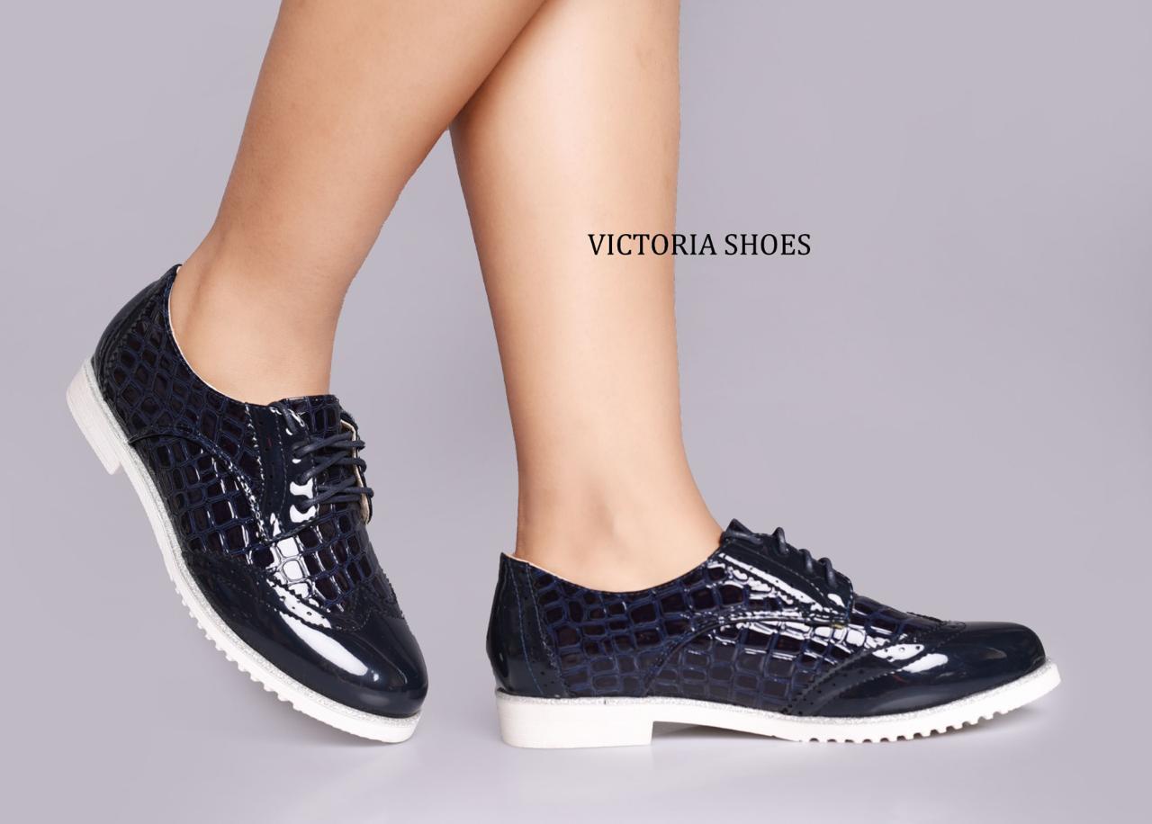 Trending Fashionable Brogues Victoria Women’s Classic Oxford Shoes – Gloss Finish