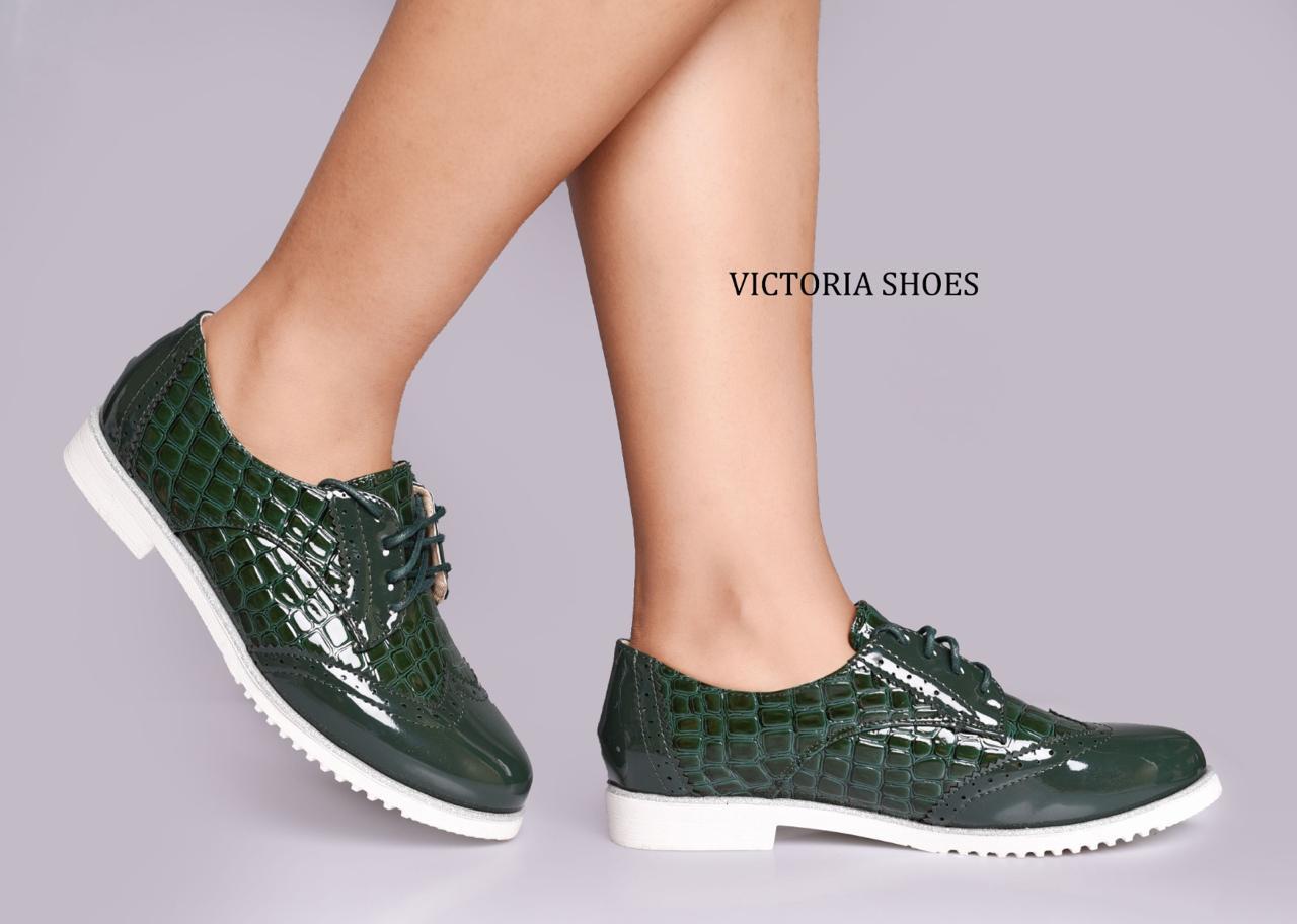 Trending Fashionable Brogues Victoria Women’s Classic Oxford Shoes – Gloss Finish