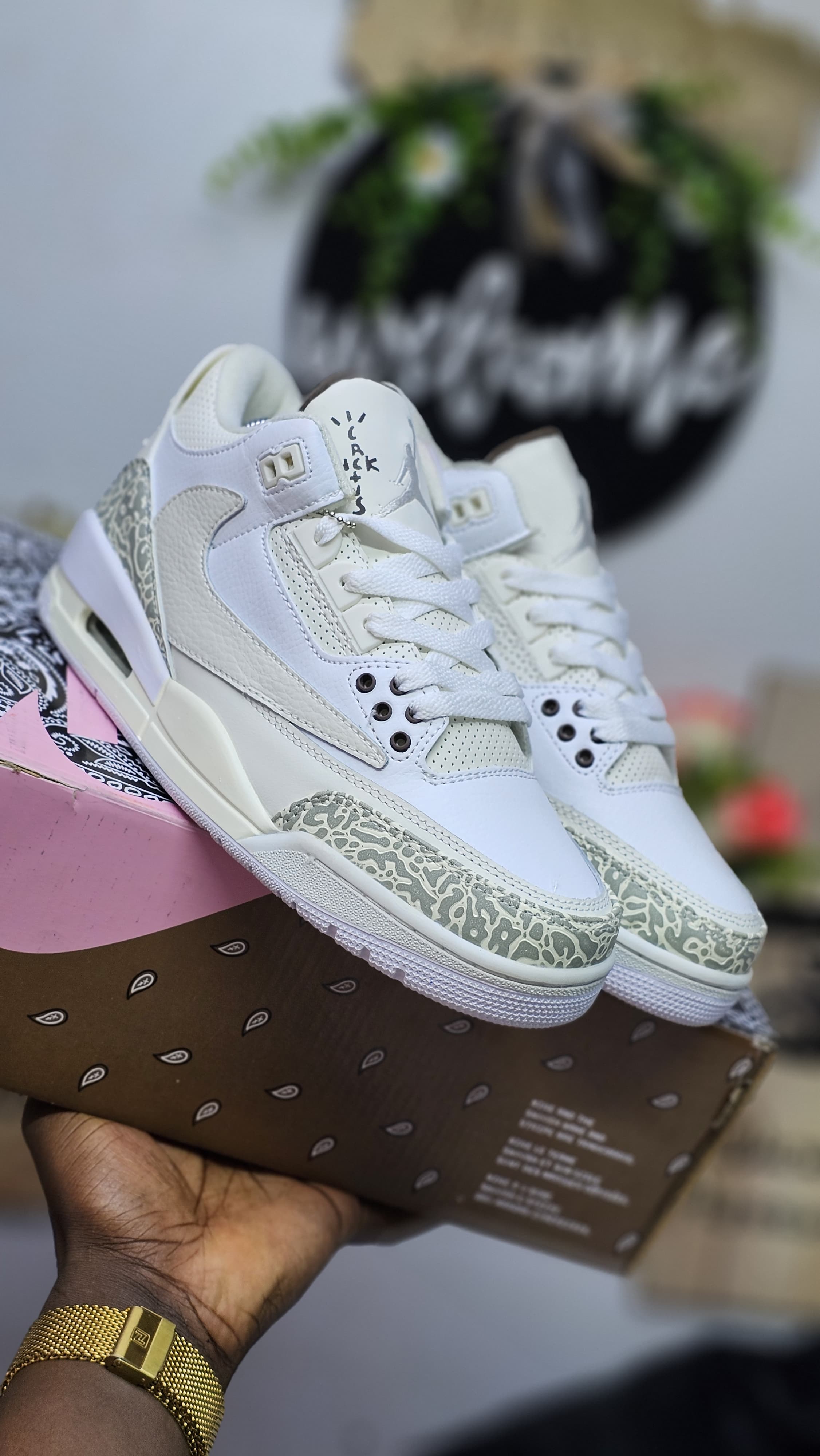 ⚡JORDAN 3 NEW ARRIVAL DESIGN 🔥High quality comfortable UNISEX sneakers😘all out fit matching cutest clasic all colours sneaker⚡⚡ all season wearing water proof sneakers/veryCUTE as pictured😘😘⚡
