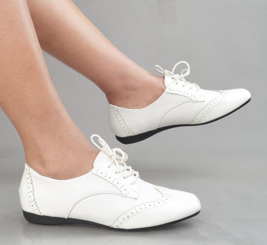 🔥⚡NEW ARRIVAL/LATEST women's  fashioned ❤‍🔥flats walk smart with this beautiful/ cute🔥 women's flat shoes🔥⚡ all colours and sizes available❤‍🔥 step up your walk with flats that speak confidence