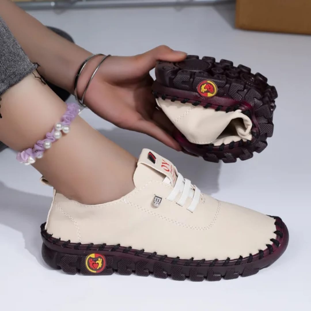 HIGH QUALITY FLAT⚡ORIGINAL FLAT SHOES ⚡High quality women ladies SUEND flats classic flats easy to walk with or drive with 🔥⚡Adorable womens flats very cute and admired❤‍🔥 CUTE ones as in picture🔥⚡