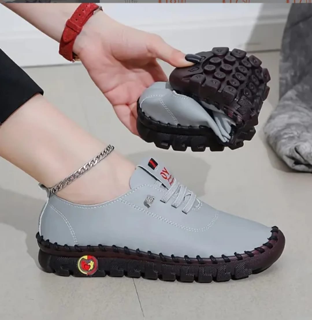 HIGH QUALITY FLAT⚡ORIGINAL FLAT SHOES ⚡High quality women ladies SUEND flats classic flats easy to walk with or drive with 🔥⚡Adorable womens flats very cute and admired❤‍🔥 CUTE ones as in picture🔥⚡