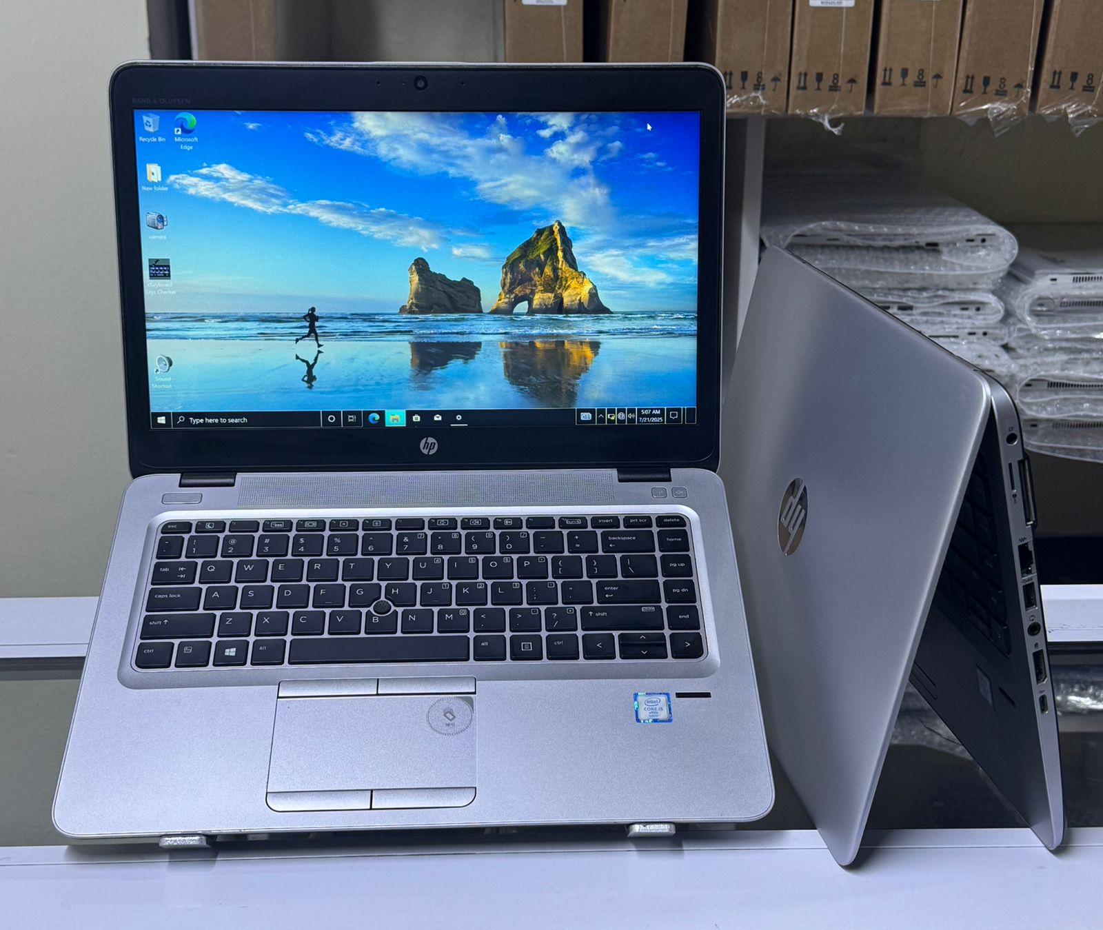 HP EliteBook 820 G3 Core i5-6th Gen 8GB RAM 256GB SSD FHD Laptop
Brand: HP
Manufacturer: Hp
Series: Elitebook
Colour: Silver
Form Factor: Notebook
Standing screen display size: 12.5 Inches