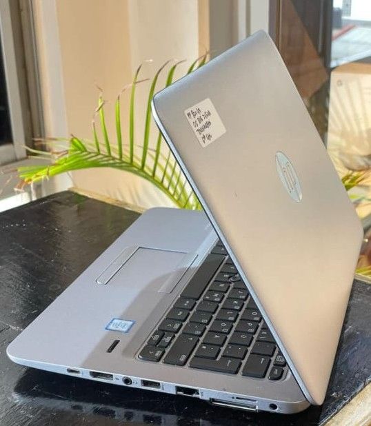HP EliteBook 820 G3 Core i5-6th Gen 8GB RAM 256GB SSD FHD Laptop
Brand: HP
Manufacturer: Hp
Series: Elitebook
Colour: Silver
Form Factor: Notebook
Standing screen display size: 12.5 Inches