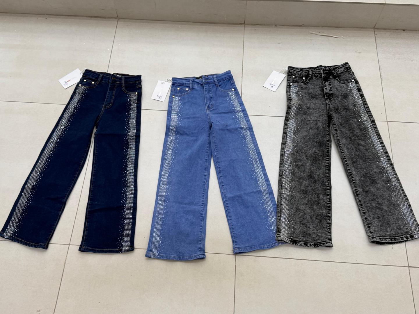 Fancy Mummy Jeans for Kids with embroidered patterns
