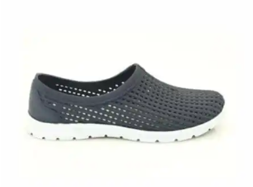 Bata rubber sandak closed shoes .breathable sandals for all occasions