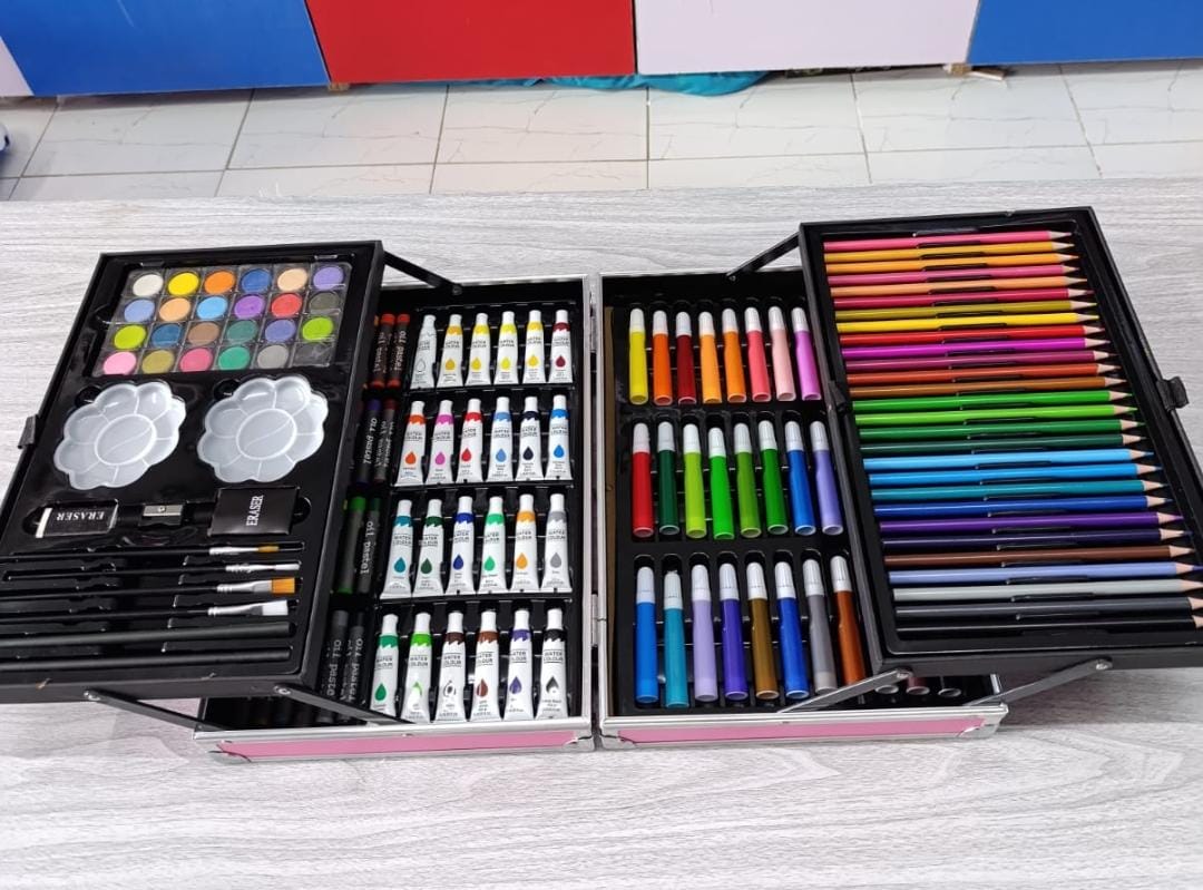 Kids Art Drawing And Colouring Set