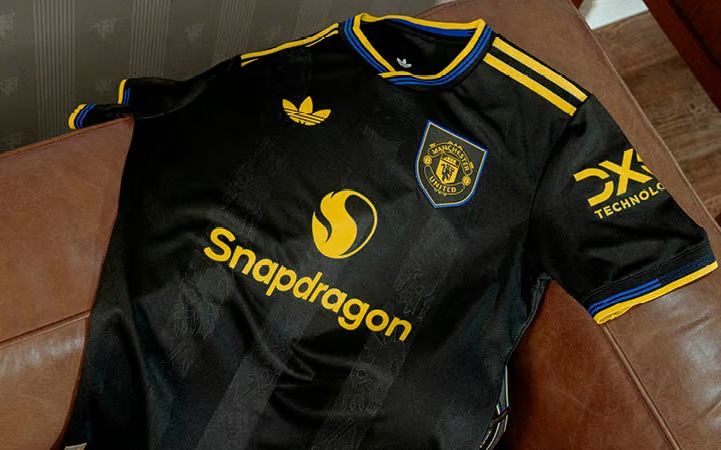 Manchester United FC 25/26 Black Fan Jersey – Premium Football Training Shirt for Men & Women