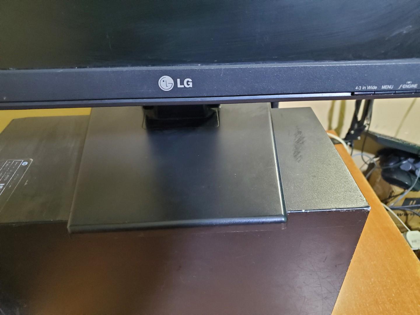 🟡 LG Flatron W2242PE 22-Inch LCD Monitor Combo + TV Guard + Power Cable + VGA – Refurbished Widescreen Monitor, 1680x1050, 5ms, VGA & DVI Input