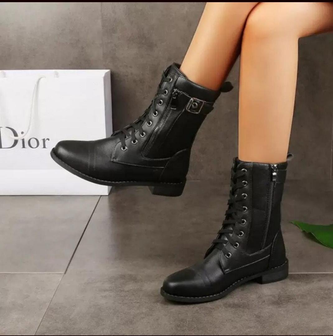 🟡 Walker Boot – Stylish Casual Boot (Fully Restocked) – Sizes 37–43 | Comfortable Fit | Durable Everyday Footwear