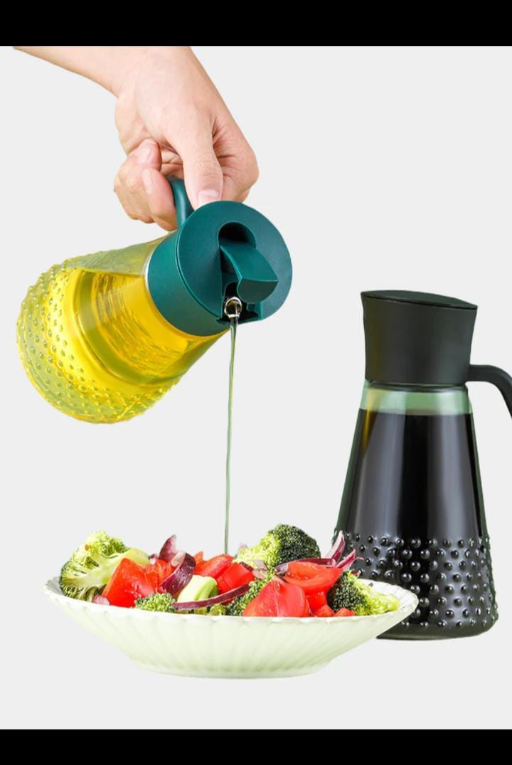 🟢⚫ 630ml Oil Jar – Stylish Glass Dispenser for Kitchen Use (Green & Black) – Ksh 1,099 [Promo Price] 🍳 Stylish Oil Storage | 💧 Spill-Free Pour