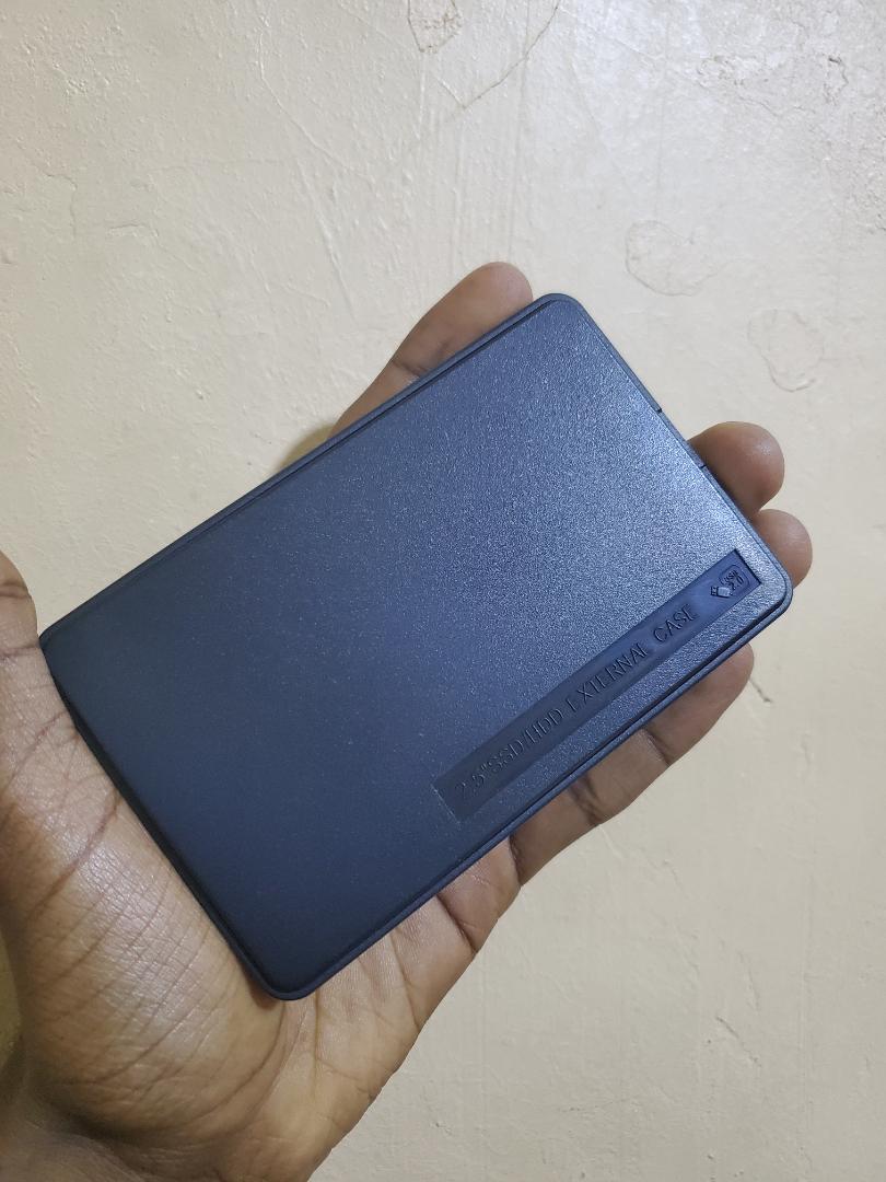 2.5" HDD/SSD External Case – Tool-Free USB Enclosure for SATA Drives | Plug & Play 💻 Plug & Play | 🔁 Reuse Old Drives | 🧳 Portable & Travel-Friendly – Ksh 599