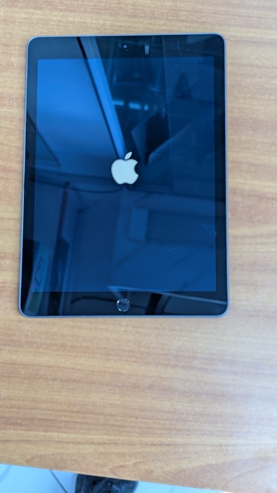 APPLE IPAD 5TH GEN 128GB MEMORY