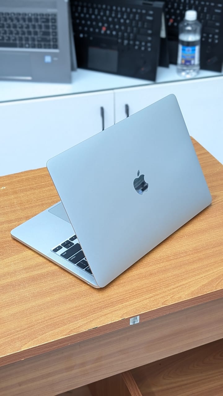 MACBOOK PRO M1 2020 13''INCH 8GB RAM 500GB SSD @KSHS 97,999