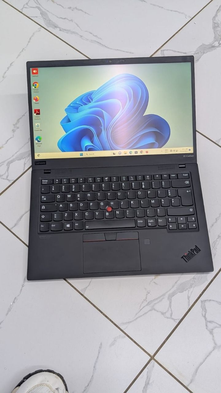 Lenovo ThinkPad X1 Carbon Gen 8  i7 10TH GEN  16/512 GB SSD TOUCHSCREEN