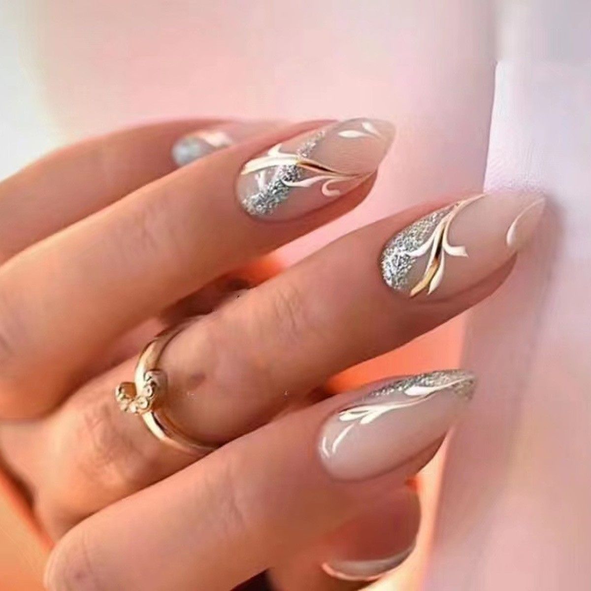 Wear the new almond-shaped sparkly fairy-style nail polish. This is a beautiful nail art product.