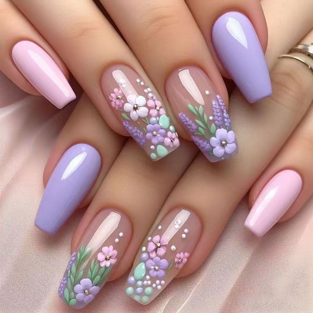Wearable armor with T-shaped lavender pattern manicure. 24-piece detachable manicure set.