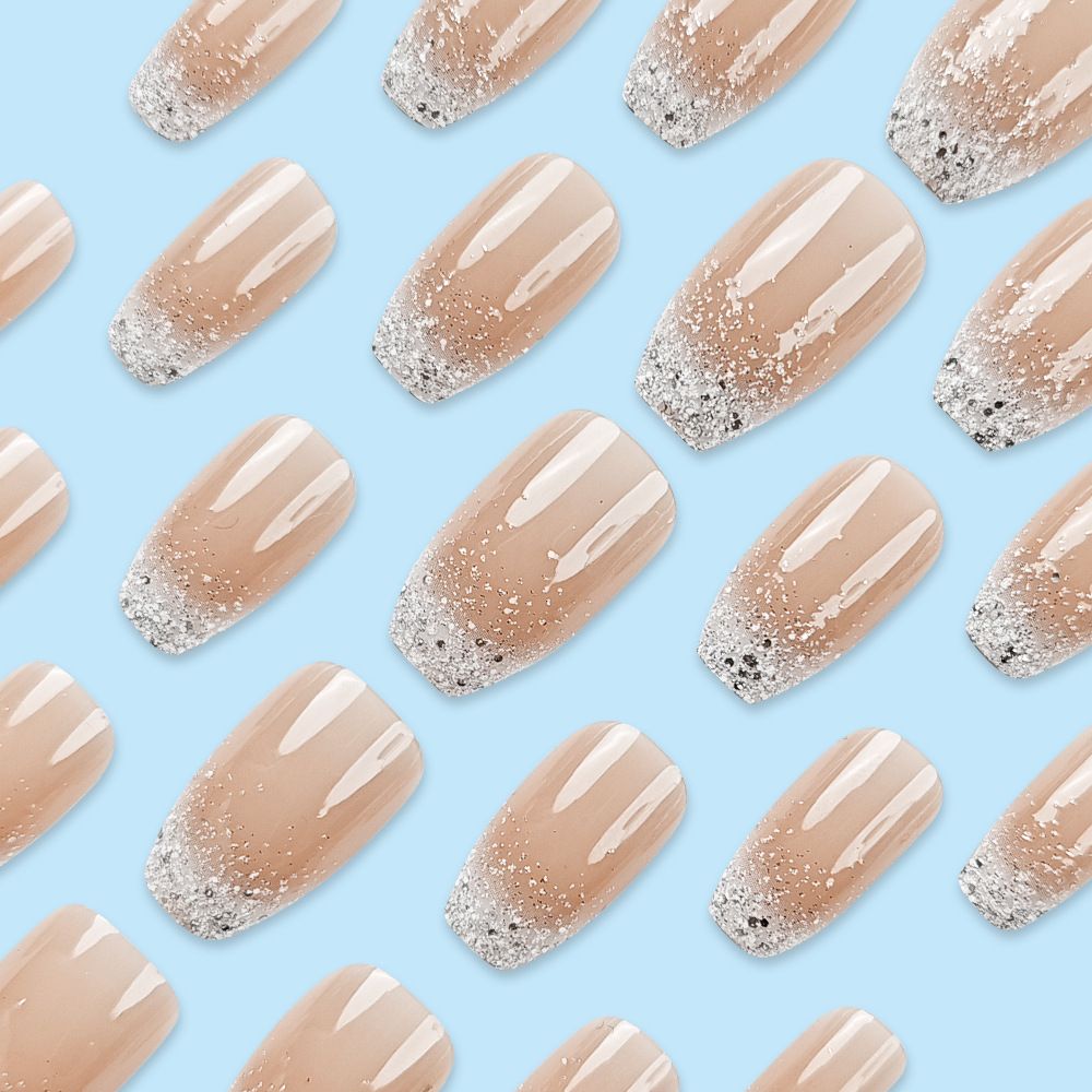 Hot-selling ballet-style nail art decals in Europe and America. Glittering white gradient nail stickers. Sophisticated and simple wearables for nails.