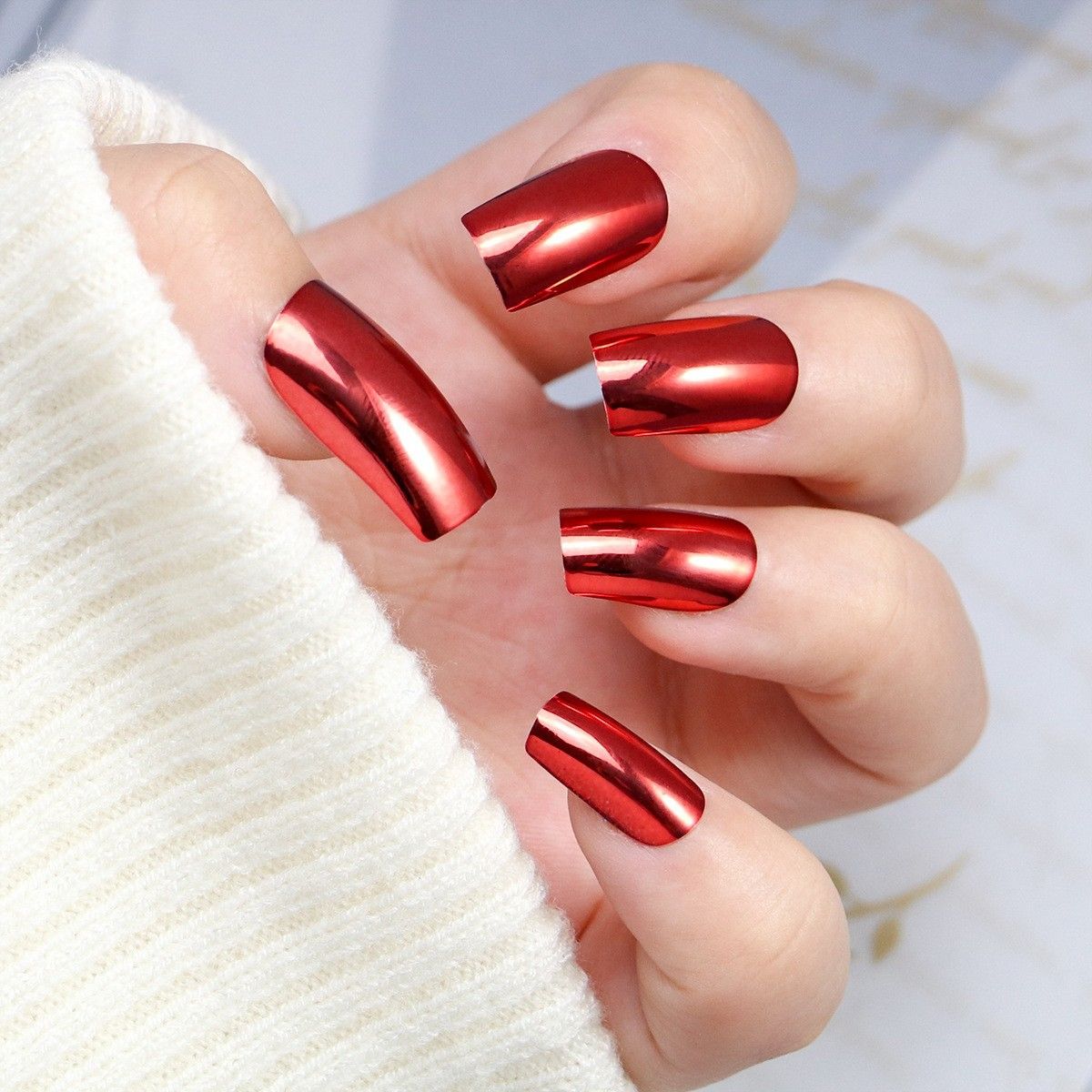 Silver-colored wearable nail tips, simple solid color short false nail tips, silver nail art stickers, ready-made nail tips, 24 pieces per pack.