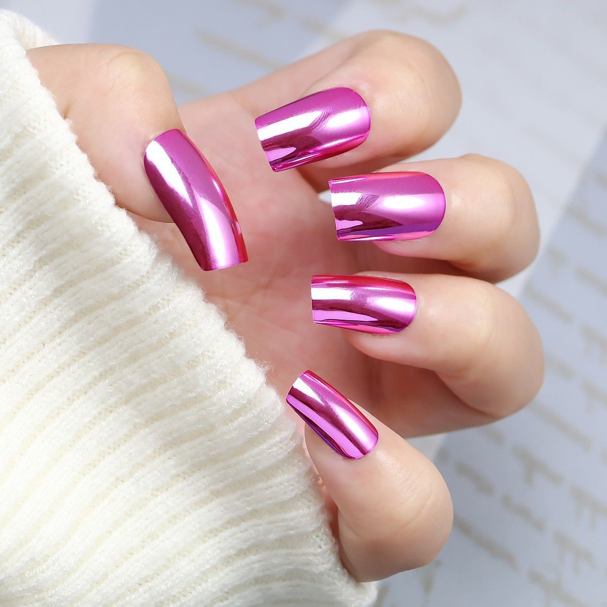 Silver-colored wearable nail tips, simple solid color short false nail tips, silver nail art stickers, ready-made nail tips, 24 pieces per pack.