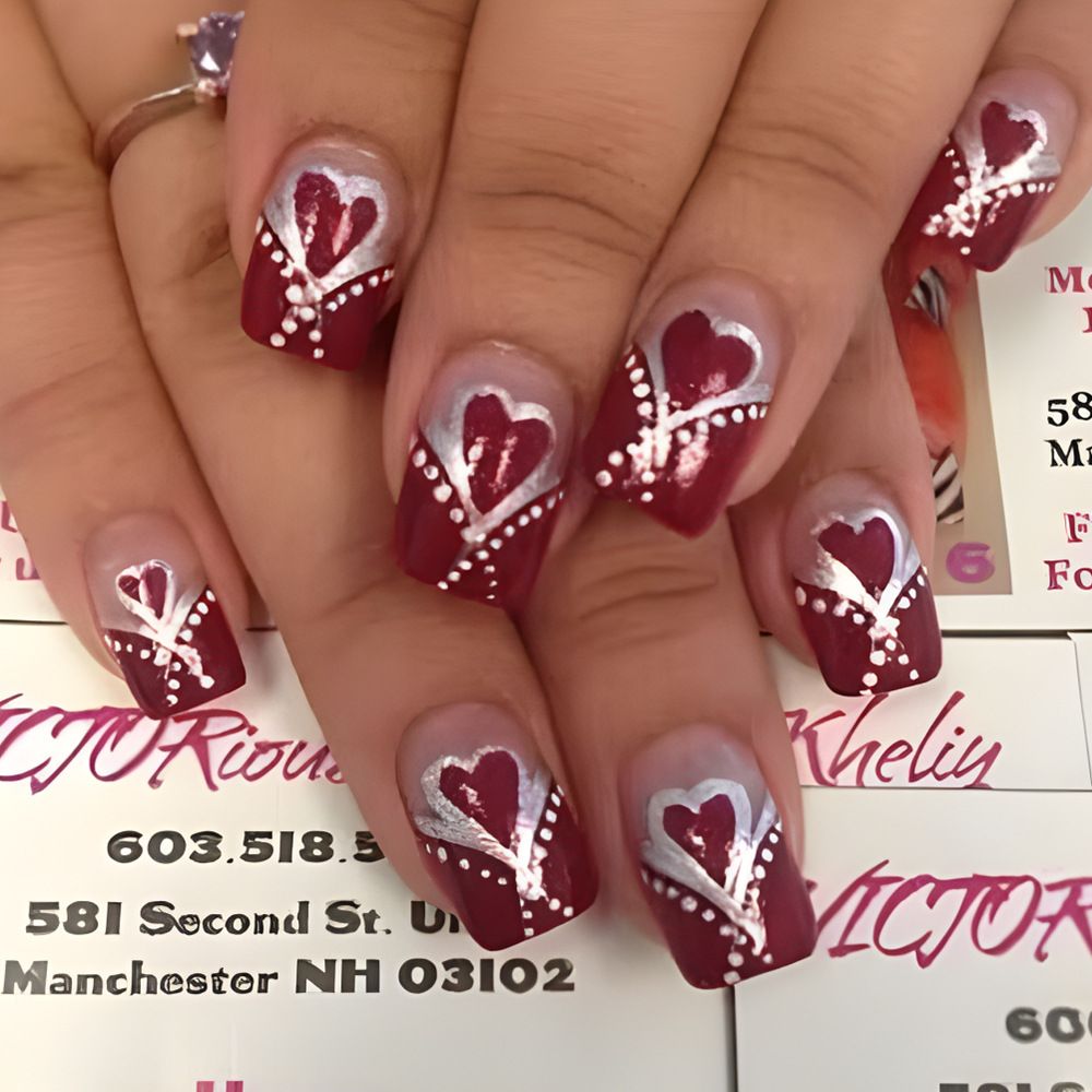 24 pieces of false nails in European style with red heart and silver polka dots French tips for wearing