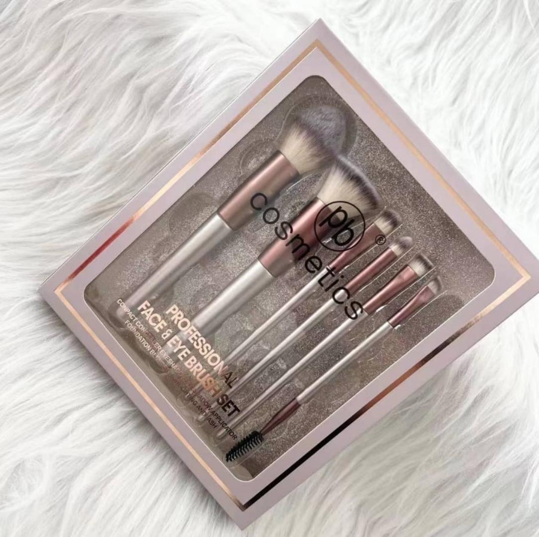 5-piece makeup brush set includes five essential brushes for applying and blending face and eye makeup.
