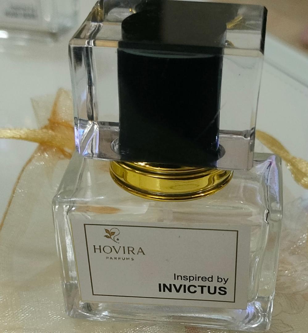 Invictus oil-based perfume is a long-lasting, concentrated fragrance inspired by the bold and masculine scent of Paco Rabanne's Invictus. It blends fresh, woody, and aquatic notes, offering a powerful