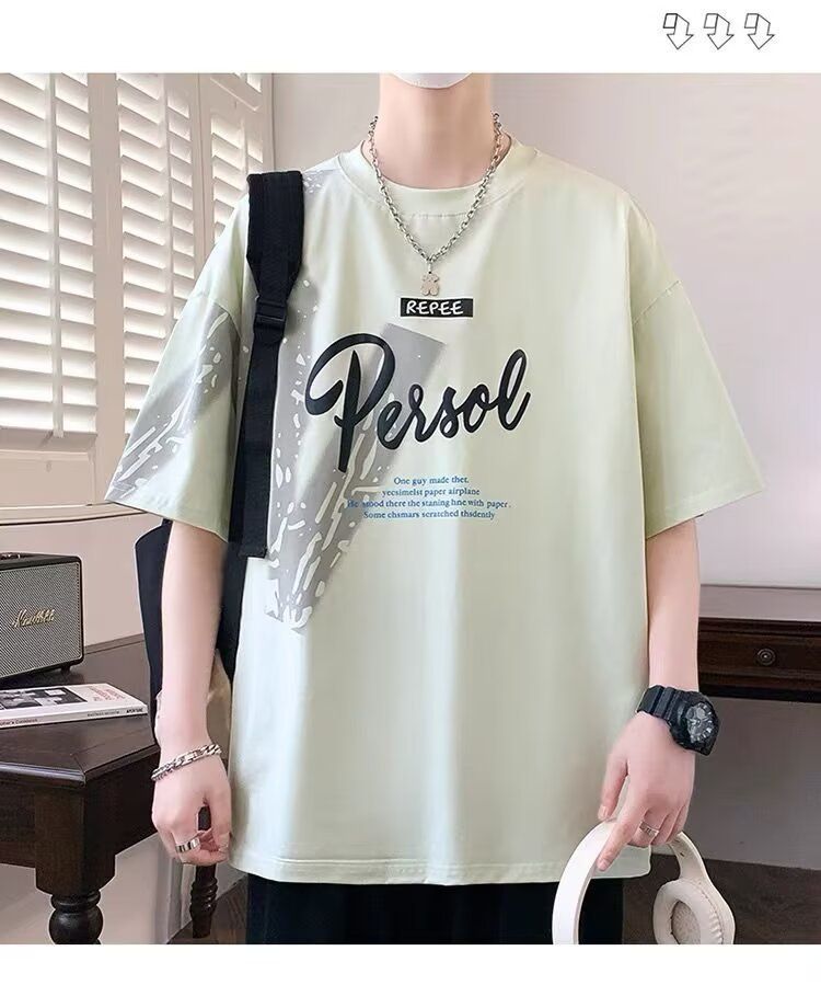 Teenagers summer new short-sleeved T-shirts boys and students loose handsome ice silk short sleeves.