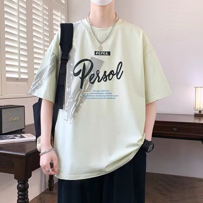 Teenagers summer new short-sleeved T-shirts boys and students loose handsome ice silk short sleeves.