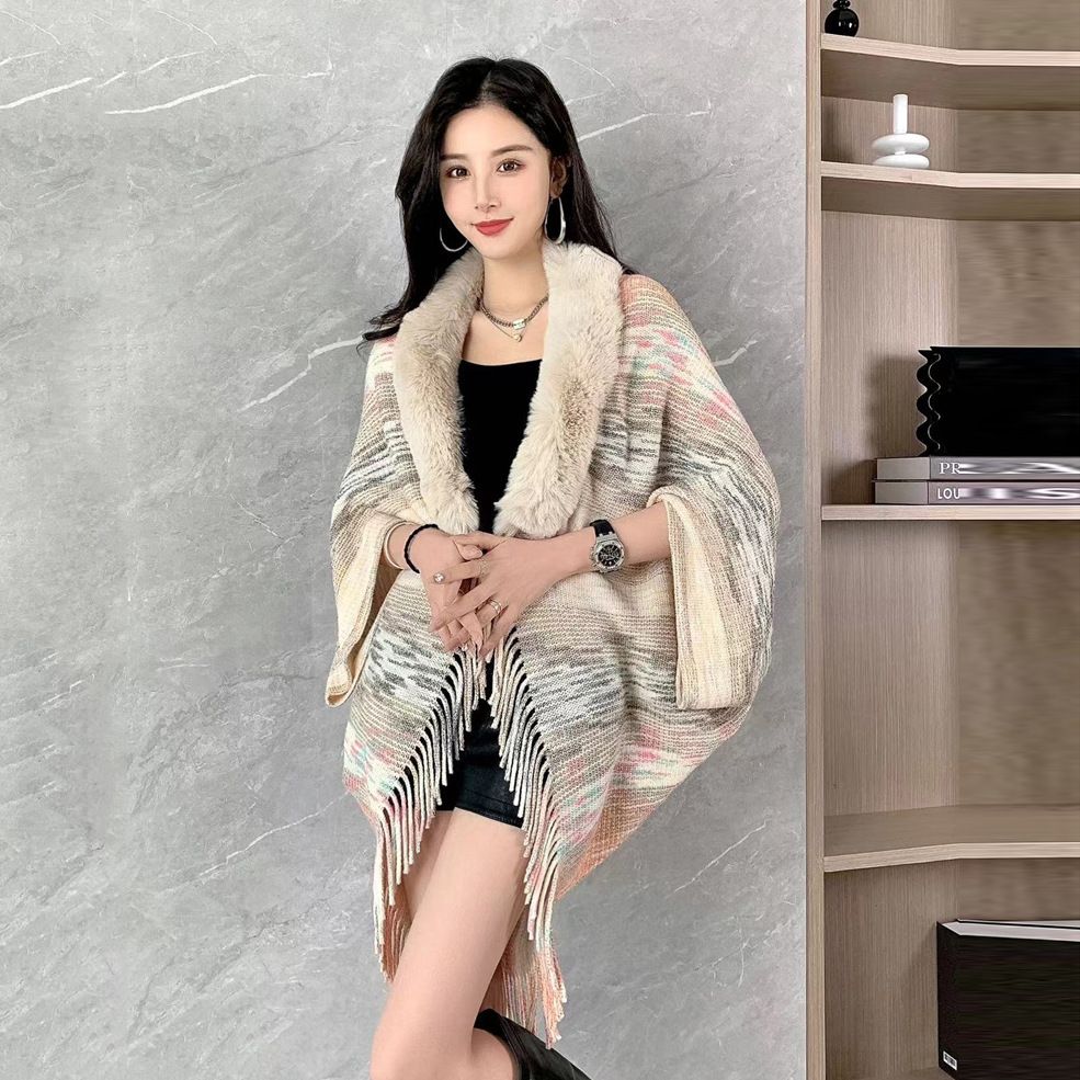 Fashionable shawl cloak jacket for women, fashionable and luxurious, loose fit, new fur collar knitted scarf