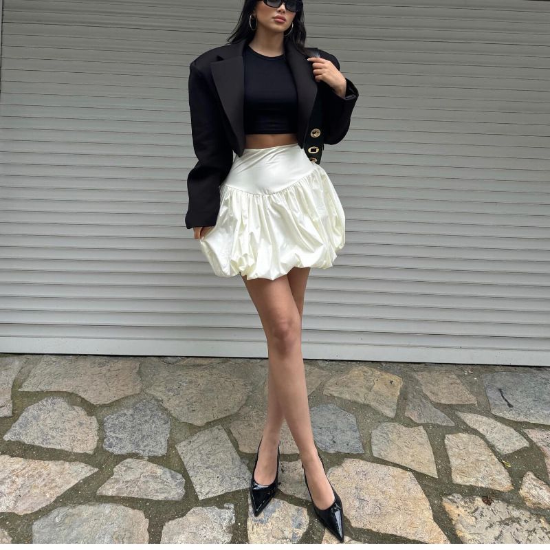 European and American style women's clothing, new street fashion, versatile solid color simplicity, lantern mini, slim fit and slimming half body short skirt