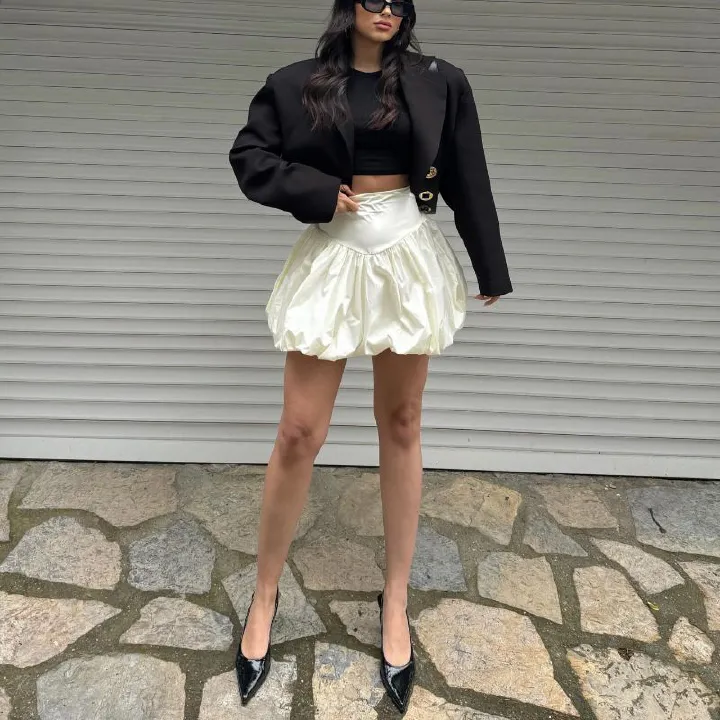 European and American style women's clothing, new street fashion, versatile solid color simplicity, lantern mini, slim fit and slimming half body short skirt