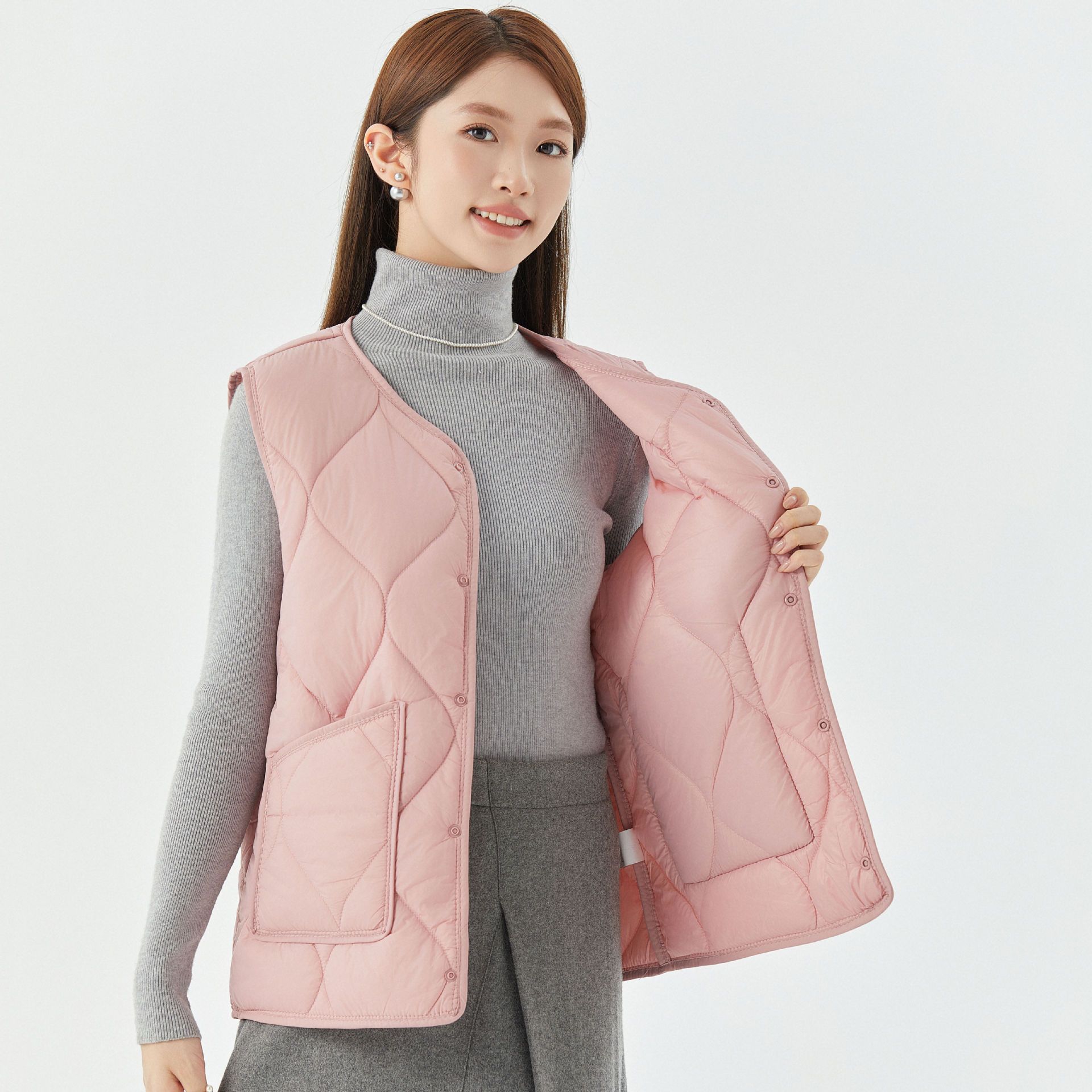 Ladies' warm, enlarged and thickened, flannel inner layer, camisole, women's style, lamb wool, buttons, casual cotton vest for outer wear