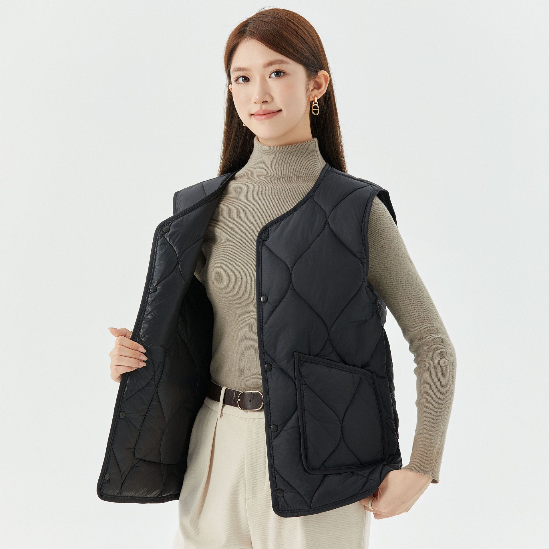 Ladies' warm, enlarged and thickened, flannel inner layer, camisole, women's style, lamb wool, buttons, casual cotton vest for outer wear