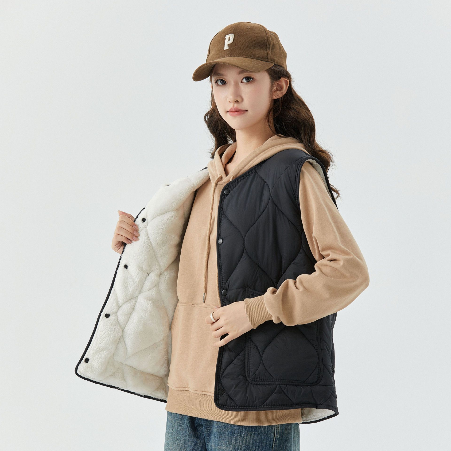 Ladies' warm, enlarged and thickened, flannel inner layer, camisole, women's style, lamb wool, buttons, casual cotton vest for outer wear