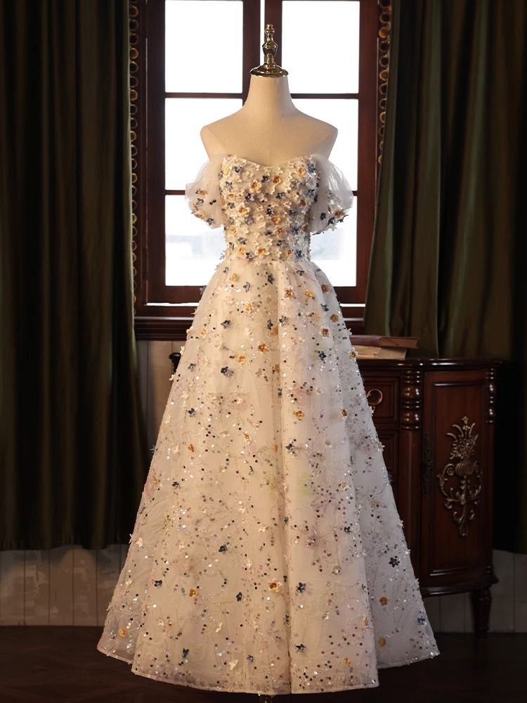 Starry strapless dresses, floral evening gowns with a high-end feel, new styles for birthdays, parties, hosting, coming of age ceremonies, dresses for autumn