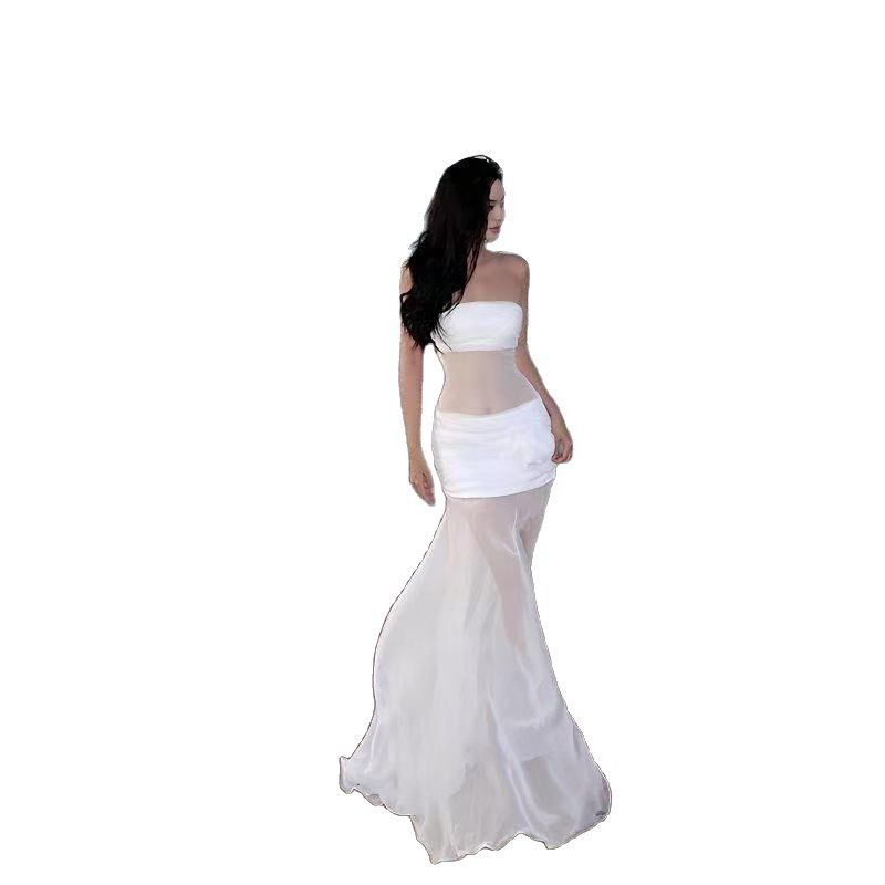 Seaside vacation temperament, hip hugging long skirt, French pure desire, mature lady, see through white mesh flower strapless dress