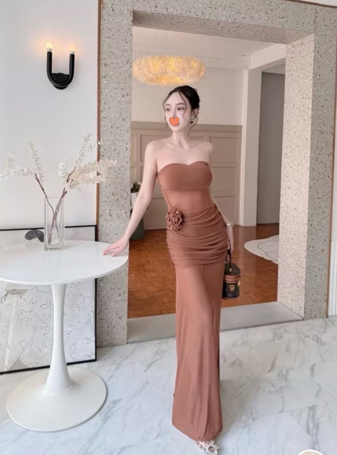 Seaside vacation temperament, hip hugging long skirt, French pure desire, mature lady, see through white mesh flower strapless dress